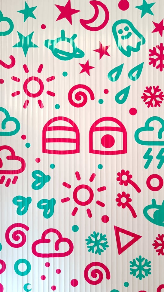 visiby marketing etico progettazione interni negozi La Enrollada persianas a coruna grafica decorativa parete